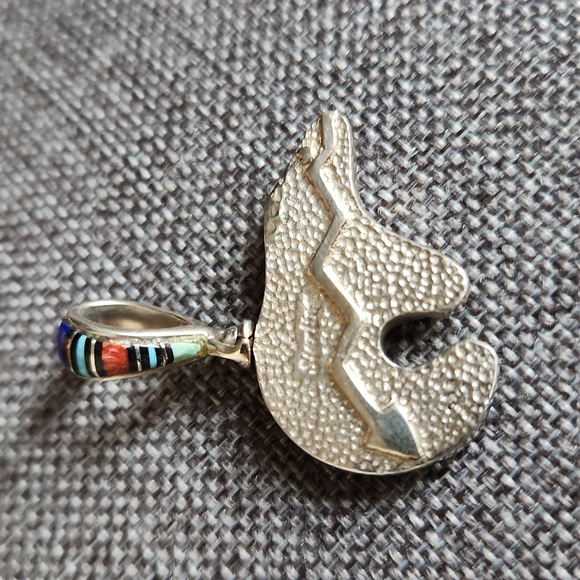 Amazing Vintage Native American Inlaid Bear Pendant 💙🐻💜 - Picture 5 of 16
